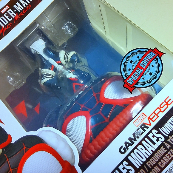 Funko Pop #774 Miles Morales Winter Suit Excl #21 Miles on Subway Train w Cases - Picture 5 of 13